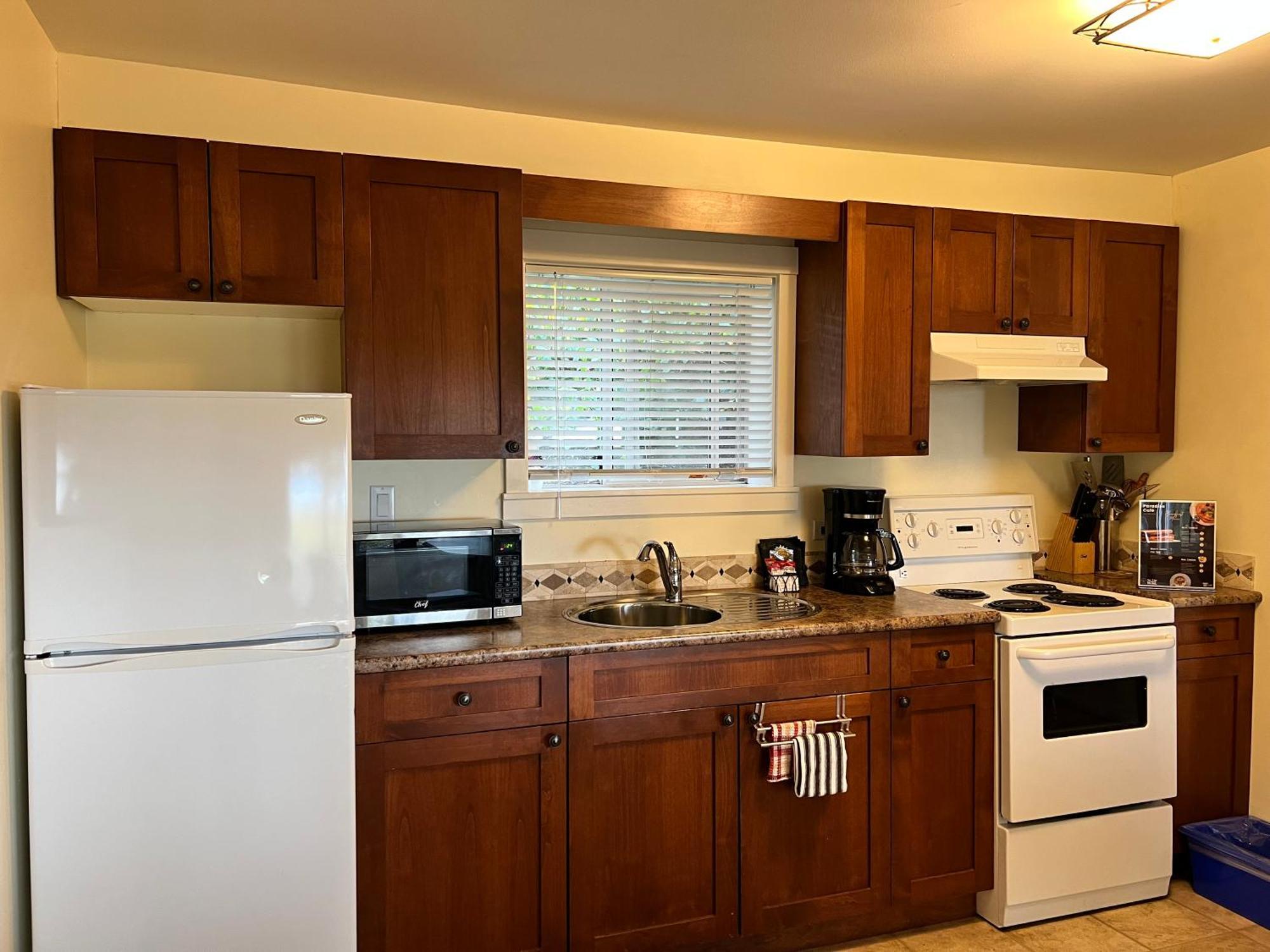 Sea Edge Motel Parksville Habitación foto